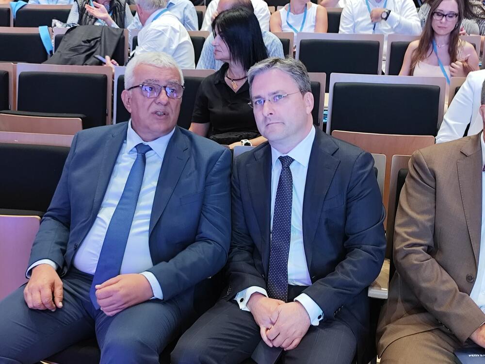 <p>"Zahvaljujem onima koji su bili za, i onima koji su bili protiv. Oni koji su protiv su opomena da se ponešto nije dobro radilo", rekao je Joković</p>