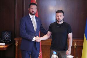 I dalje hoće Zelenskog u Podgorici: Ambasada Ukrajine radi na...