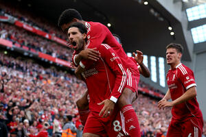 Liverpul prvi zadao udarac: Dodir klase Mađara razoružao Arsenal...