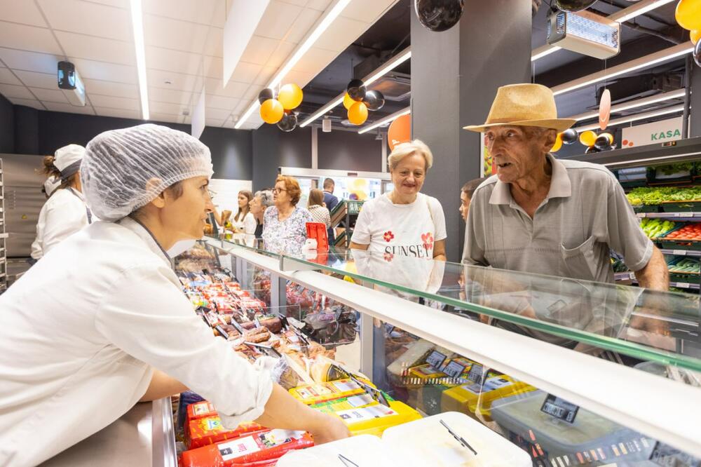 <p>Novi, unaprijeđeni City market u Moskovskoj ulici danas je otvorio svoja vrata! Dođite i prvi uživajte u modernom prostoru koji donosi osvježeno iskustvo kupovine, kreirano po mjeri savremenog potrošača.</p>
