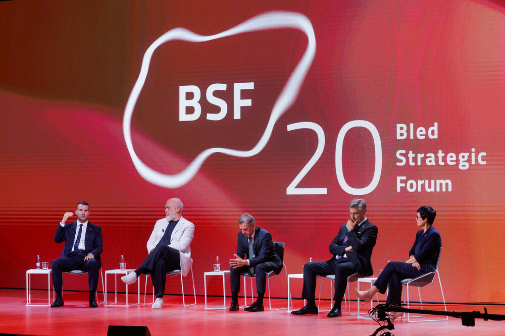 Sa Bledskog strateškog foruma: Spajić, Rama, Golob, Plenković i Kos, Foto: Reuters