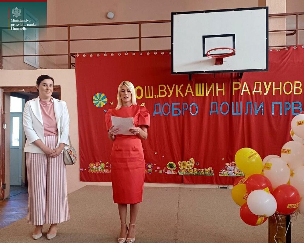 <p>Iz MPNI su rekli da je prvačićima JU OŠ "Radoje Čizmović", uz direktorku škole, Milenu Danilović i njihove učiteljice i vaspitačice, srećan početak školovanja poželjela i ministarka prosvjete, nauke i inovacija Anđela Jakšić-Stojanović sa svojim timom - direktoricom Direktorata za predškolsko i osnovno obrazovanje i vaspitanje Svetlanom Drobnjak i sekretarom Markom Šljukićem</p>