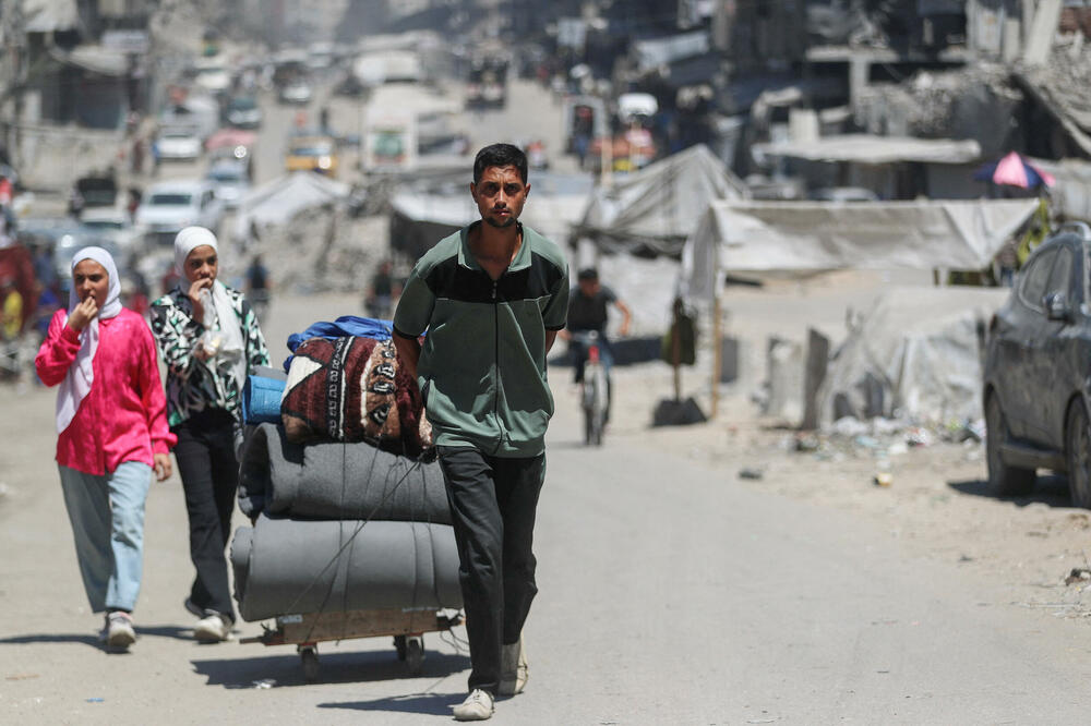 Raseljeni Palestinci u gradu Gazi, Foto: Reuters