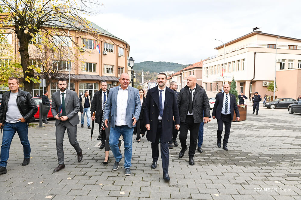 “Hitamo zajedno brzim koracima ka Briselu, samo moramo preko Knina”: Vraneš, prvi čovjek Pljevalja sa Spajićem, Foto: Vlada Crne Gore
