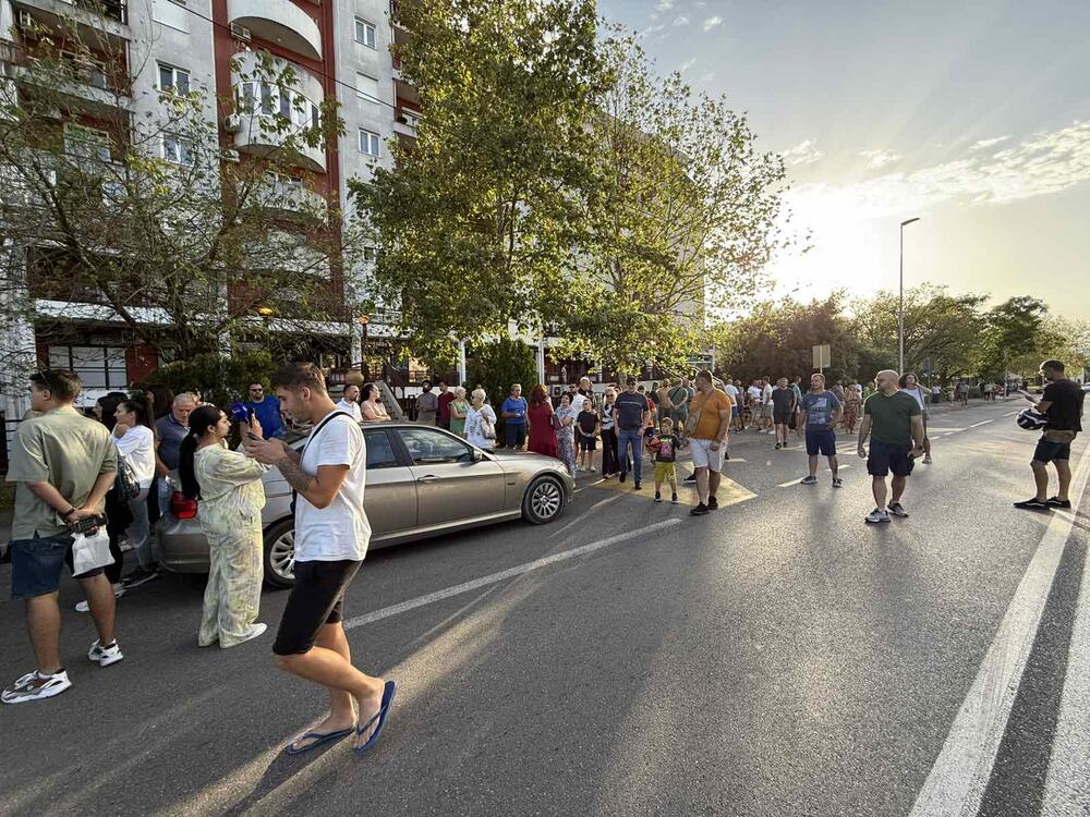 <p>Mještani podgoričkog naselja Zabjelo održali dvadesetominutni protest</p>