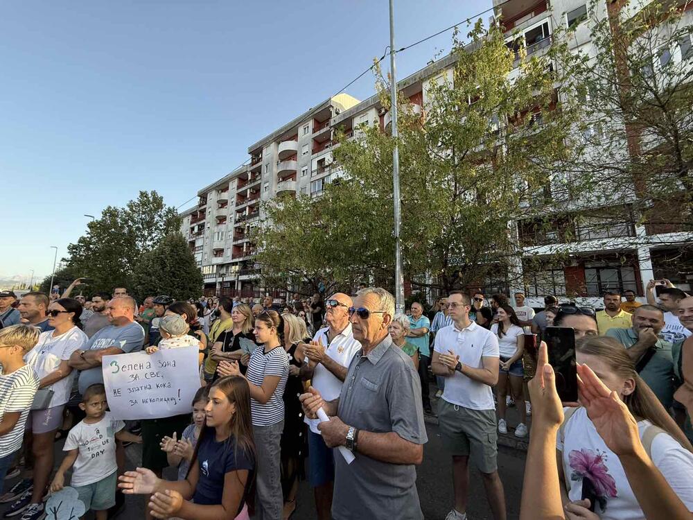 Prebivalci Zabjela protestirajo zaradi gradnje zgradb in zahtevajo park