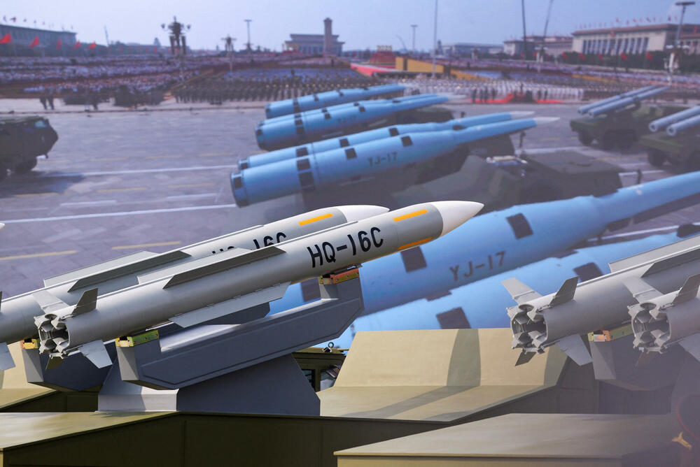 <p>Održana najveća vojna parada u Kini</p>  <p>Raskošni događaj, kojim je obilježeno 80 godina od poraza Japana na kraju Drugog svjetskog rata, uglavnom su ignorisali zapadni lideri, dok su Vladimir Putin i Kim Džong Un bili počasni gosti</p>