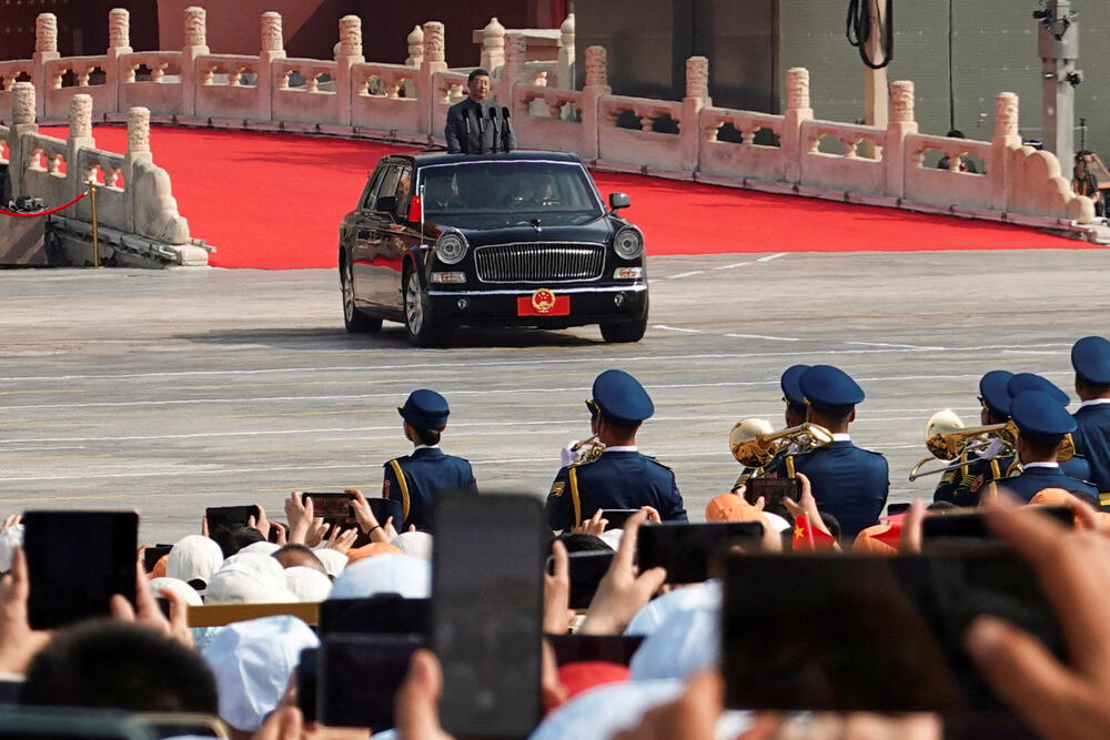 <p>"Kineki narod je narod koji se ne plaši nasilja i oslanja se sam na sebe i jak je. Mi ćemo se držati puta mirnog razvoja i raditi ruku pod ruku sa narodima svih zemalja da izgradimo zajednicu, sa zajedničkom budućnošću za čovječanstvo", rekao je Si</p>