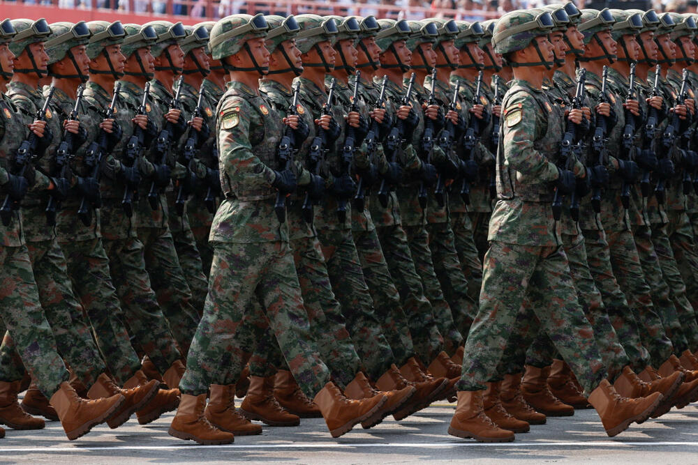 <p>"Kineki narod je narod koji se ne plaši nasilja i oslanja se sam na sebe i jak je. Mi ćemo se držati puta mirnog razvoja i raditi ruku pod ruku sa narodima svih zemalja da izgradimo zajednicu, sa zajedničkom budućnošću za čovječanstvo", rekao je Si</p>