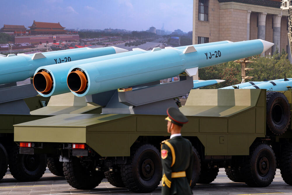 <p>"Kineki narod je narod koji se ne plaši nasilja i oslanja se sam na sebe i jak je. Mi ćemo se držati puta mirnog razvoja i raditi ruku pod ruku sa narodima svih zemalja da izgradimo zajednicu, sa zajedničkom budućnošću za čovječanstvo", rekao je Si</p>