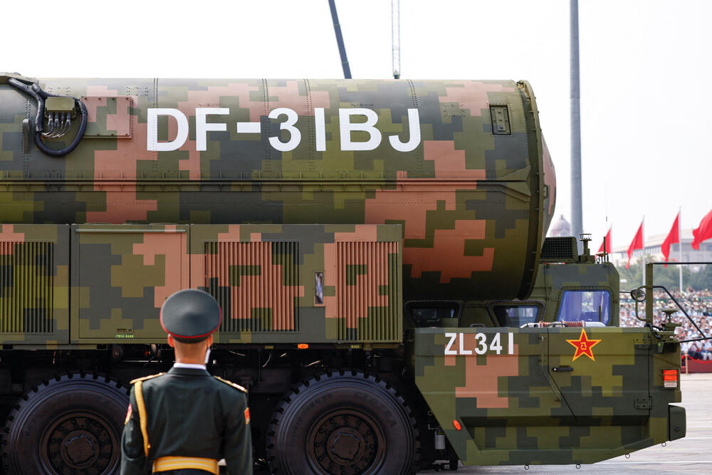 <p>"Kineki narod je narod koji se ne plaši nasilja i oslanja se sam na sebe i jak je. Mi ćemo se držati puta mirnog razvoja i raditi ruku pod ruku sa narodima svih zemalja da izgradimo zajednicu, sa zajedničkom budućnošću za čovječanstvo", rekao je Si</p>