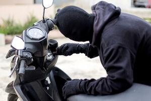 UP: Kotoranin uhapšen zbog krađe motocikla, žena iz Italije zbog...