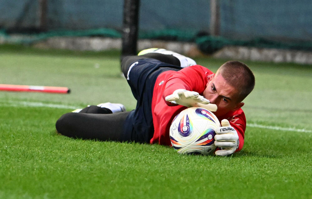 <p>Fudbalska reprezentacija Crne Gore u petak (20:45) u Podgorici dočekuje Češku u kvalifikacijama za Svjetsko prvenstvo. Tri danas kasnije "hrabri sokoli" gostuju Hrvatskoj (20:45)</p>