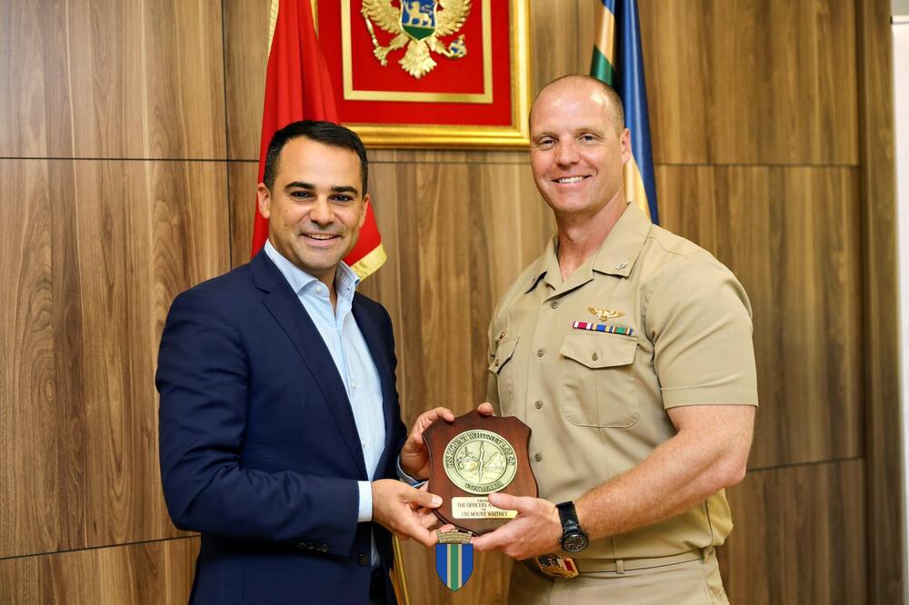 <p>Raičević je naglasio da posjeta broda USS Mount Whitney predstavlja još jednu potvrdu oslonca na podršku američkih partnera, naročito u vremenu globalnih izazova, rata na tlu Evrope i krize na Bliskom istoku</p>