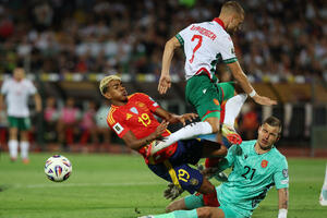 Lako za Španiju, Njemci šokirani u Bratislavi, remi u derbiju...