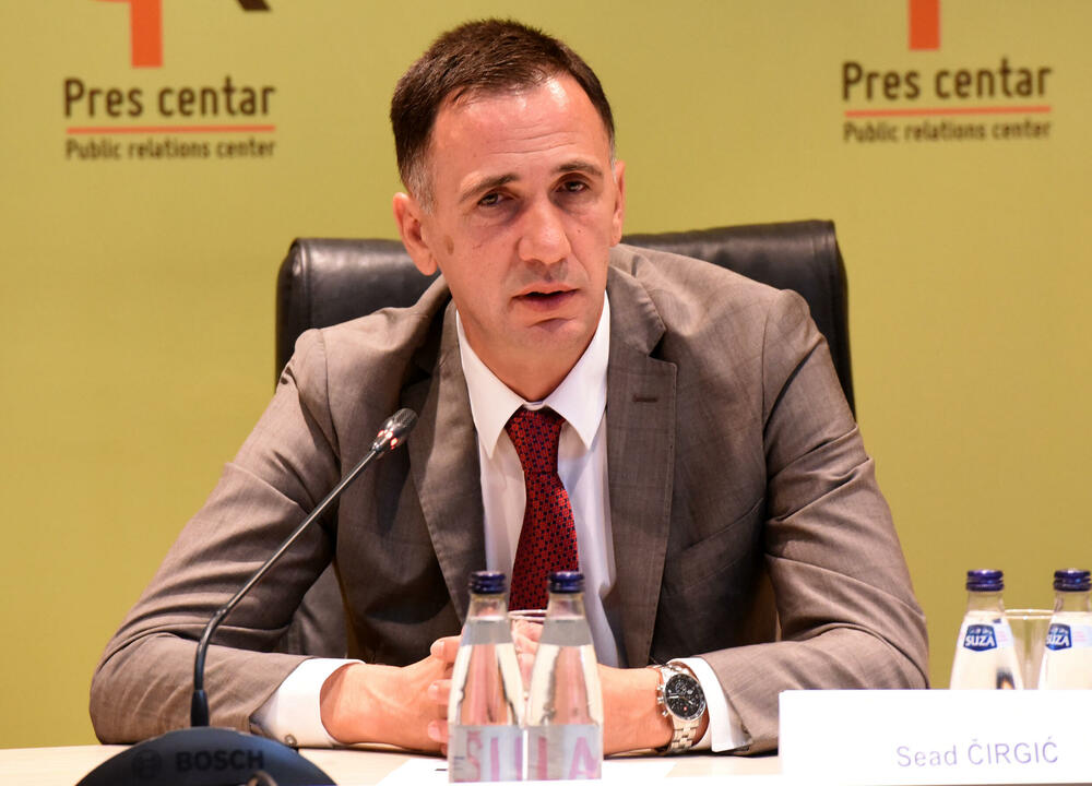 Čirgić: Nije administrativni problem, već test kapaciteta države da upravlja zdravljem građana