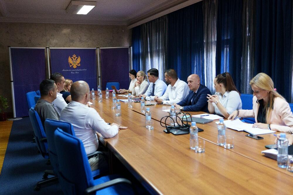 Šaranović podržao sindikate u borbi za poboljšanje ekonomskog...