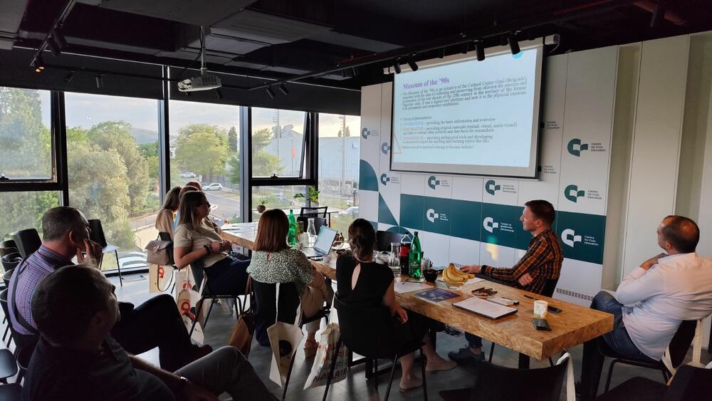 <p>Zato je važno da im se odgovori kroz naučni pristup, činjenice i duh tolerancije, kako bi se spriječila opasnost od pogrešnih tumačenja, ocijenjeno je na edukativnoj radionici koju je organizovao CGO</p>