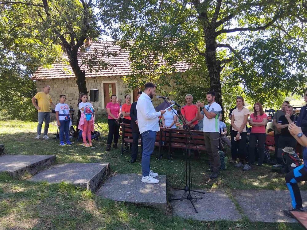 Obraćanje Vukovića