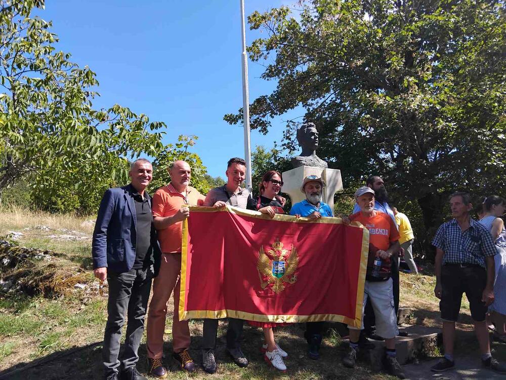 Stazom Veljka Vlahovića