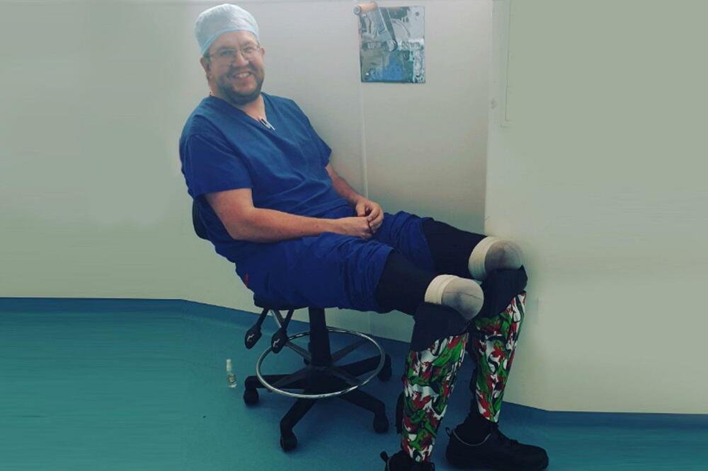 Nil Hoper je rekao da su mu potkolenice amputirane zbog sepse, ali to nije bila istina, Foto: Instagram/Bionicsurgeon