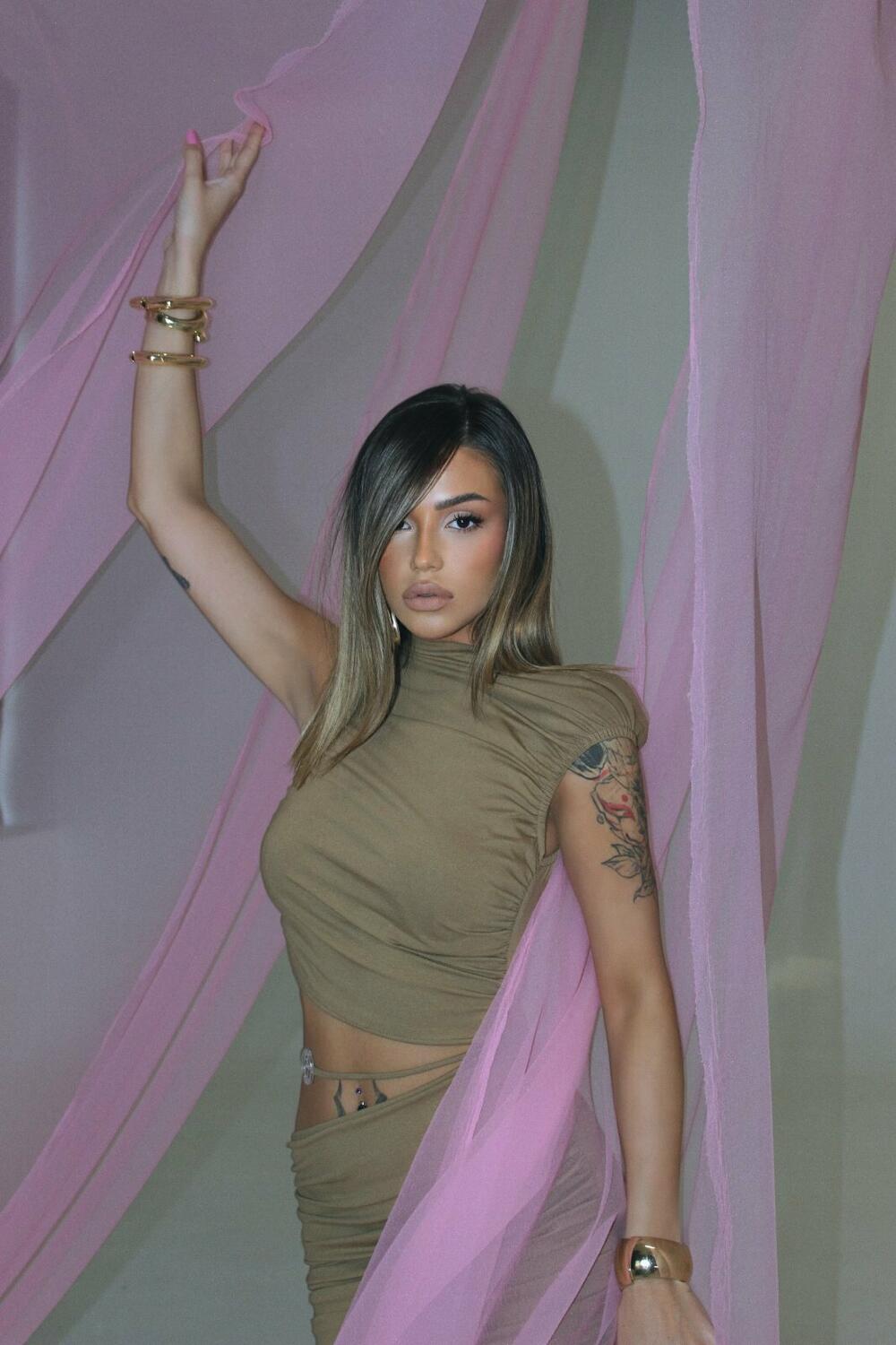 Breskvica u kreaciji Lazara Ilića