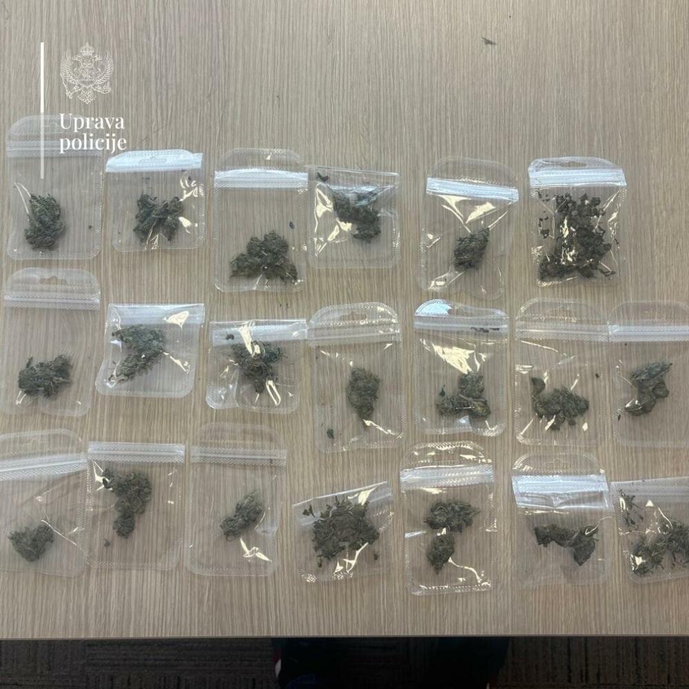 V Podgorici ovadili mladoletnika zaradi kraje motorja in prodaje mamil