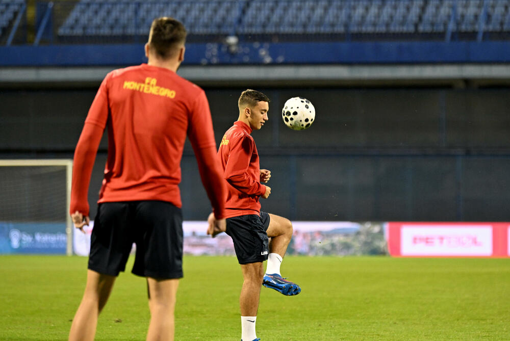 <p>Fubalska reprezentacija Crne Gore sjutra (20:45) na "Maksimiru" u Zagrebu gostuje Hrvatskoj u kvalifikacijama za Svjetsko prvenstvo</p>