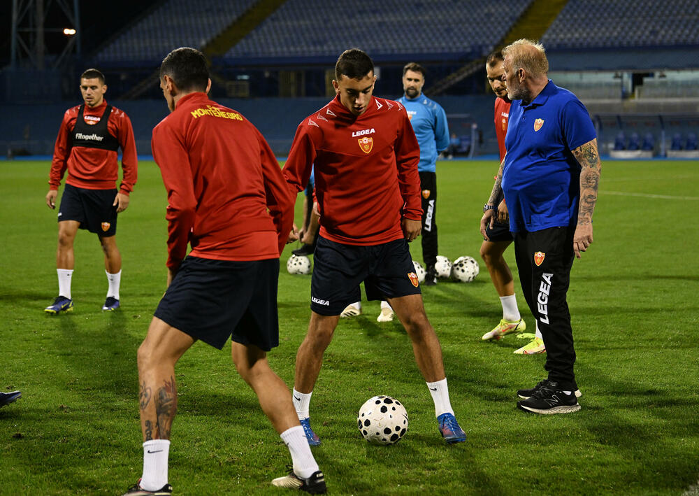 <p>Fubalska reprezentacija Crne Gore sjutra (20:45) na "Maksimiru" u Zagrebu gostuje Hrvatskoj u kvalifikacijama za Svjetsko prvenstvo</p>