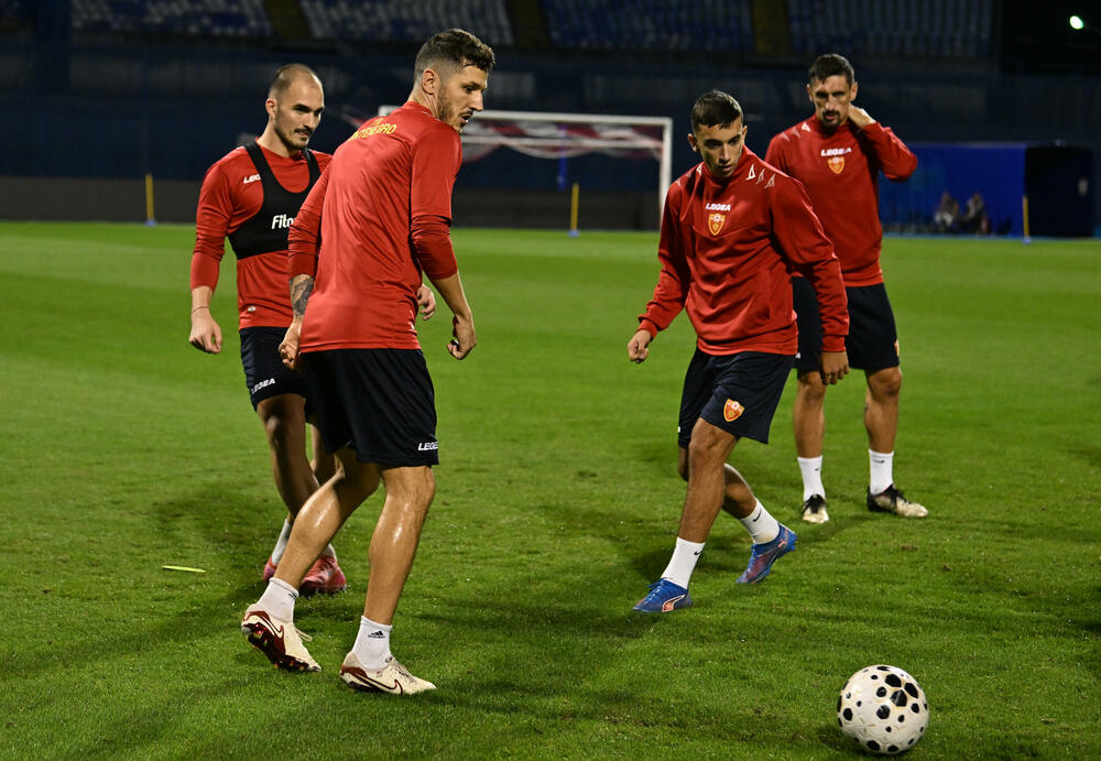 <p>Crnogorski fudbaleri protiv Hrvatske u Zagrebu (20.45) igraju najzvučniju utakmicu u kvalifikacijama za Svjetsko prvenstvo 2026. godini</p>