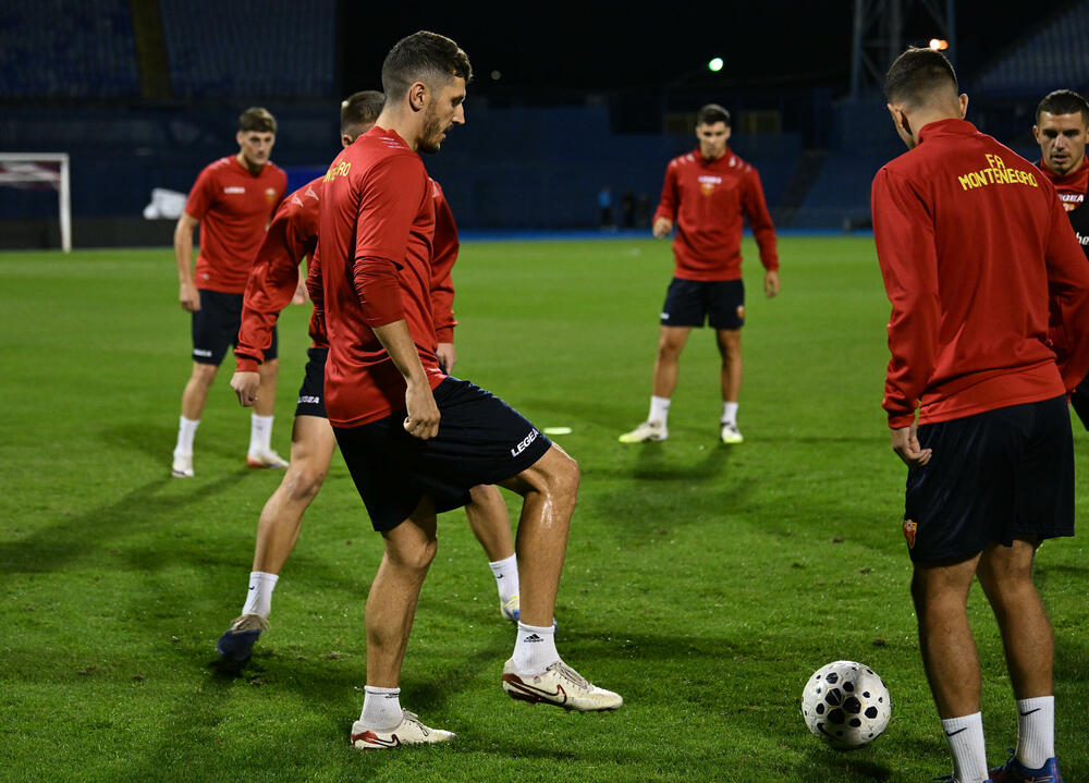 <p>Fubalska reprezentacija Crne Gore sjutra (20:45) na "Maksimiru" u Zagrebu gostuje Hrvatskoj u kvalifikacijama za Svjetsko prvenstvo</p>