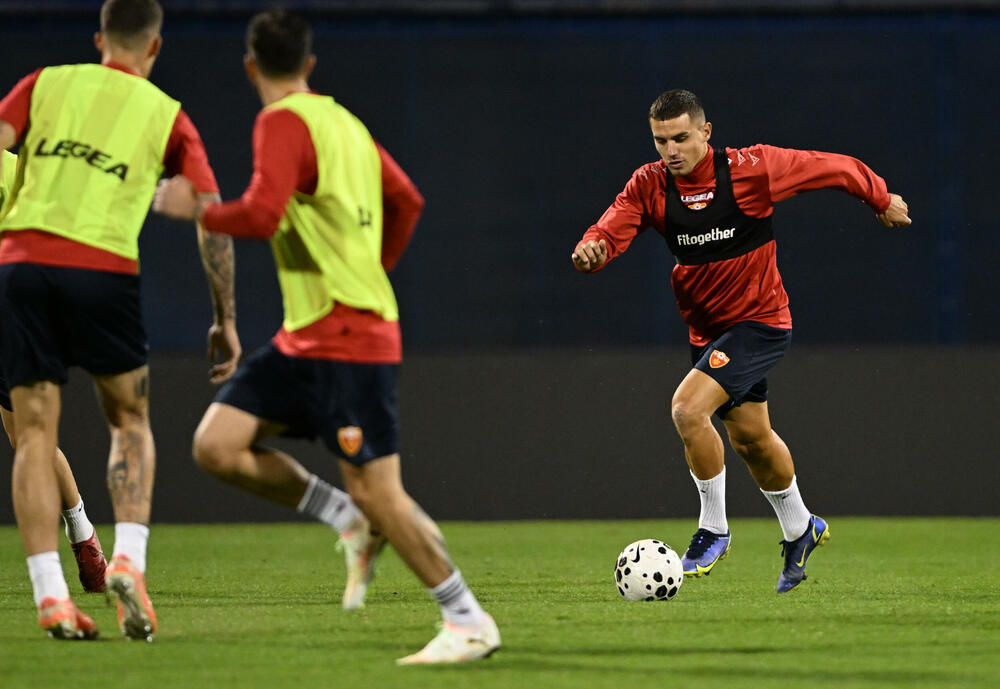 <p>Fubalska reprezentacija Crne Gore sjutra (20:45) na "Maksimiru" u Zagrebu gostuje Hrvatskoj u kvalifikacijama za Svjetsko prvenstvo</p>