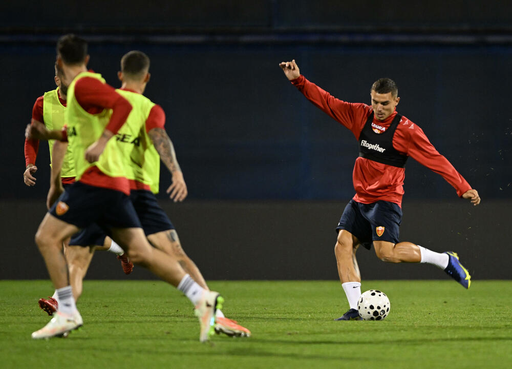 <p>Fubalska reprezentacija Crne Gore sjutra (20:45) na "Maksimiru" u Zagrebu gostuje Hrvatskoj u kvalifikacijama za Svjetsko prvenstvo</p>