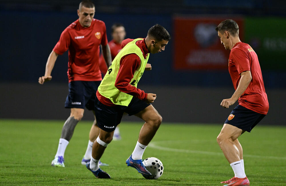 <p>Fubalska reprezentacija Crne Gore sjutra (20:45) na "Maksimiru" u Zagrebu gostuje Hrvatskoj u kvalifikacijama za Svjetsko prvenstvo</p>