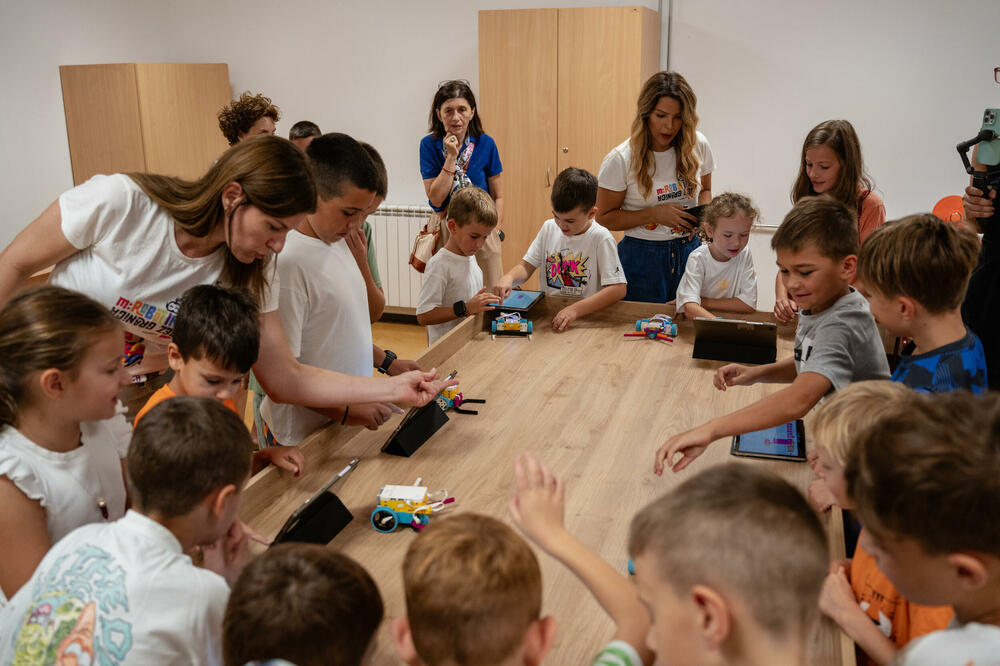 Radionice robotike u Baru, Foto: Mtel