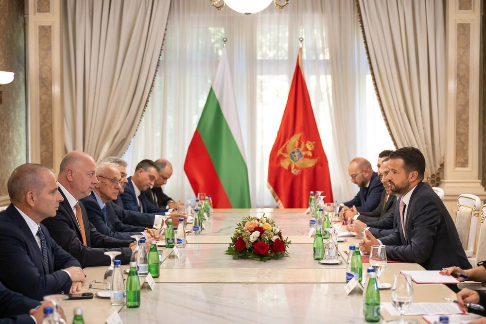 Rosen Željazakov, Jakov Milatović