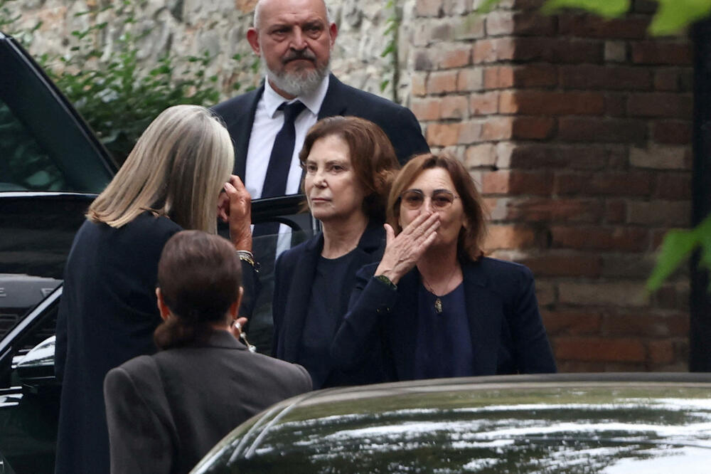 Silvana Armani, nećaka pokojnog Đorđa Armanija odlazi nakon što je prisustvovala sahrani, Foto: Reuters