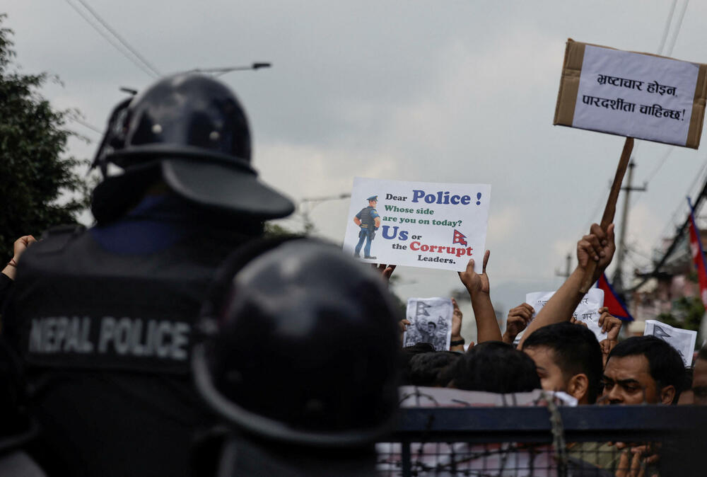 <p>Organizatori protesta, koji su ih nazvali "demonstracijama generacije Z", kazali su da su mladi ljudi takođe frustrirani onim što vide kao nesposobnost vlade da se izbori sa korupcijom i poveća ekonomske mogućnosti</p>