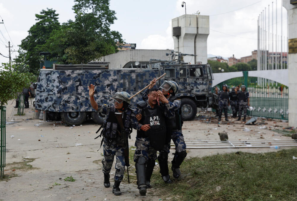<p>Organizatori protesta, koji su ih nazvali "demonstracijama generacije Z", kazali su da su mladi ljudi takođe frustrirani onim što vide kao nesposobnost vlade da se izbori sa korupcijom i poveća ekonomske mogućnosti</p>