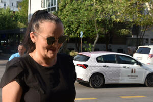 Platićeš, pa nek’ košta šta košta: Mafija ne spava - nove...