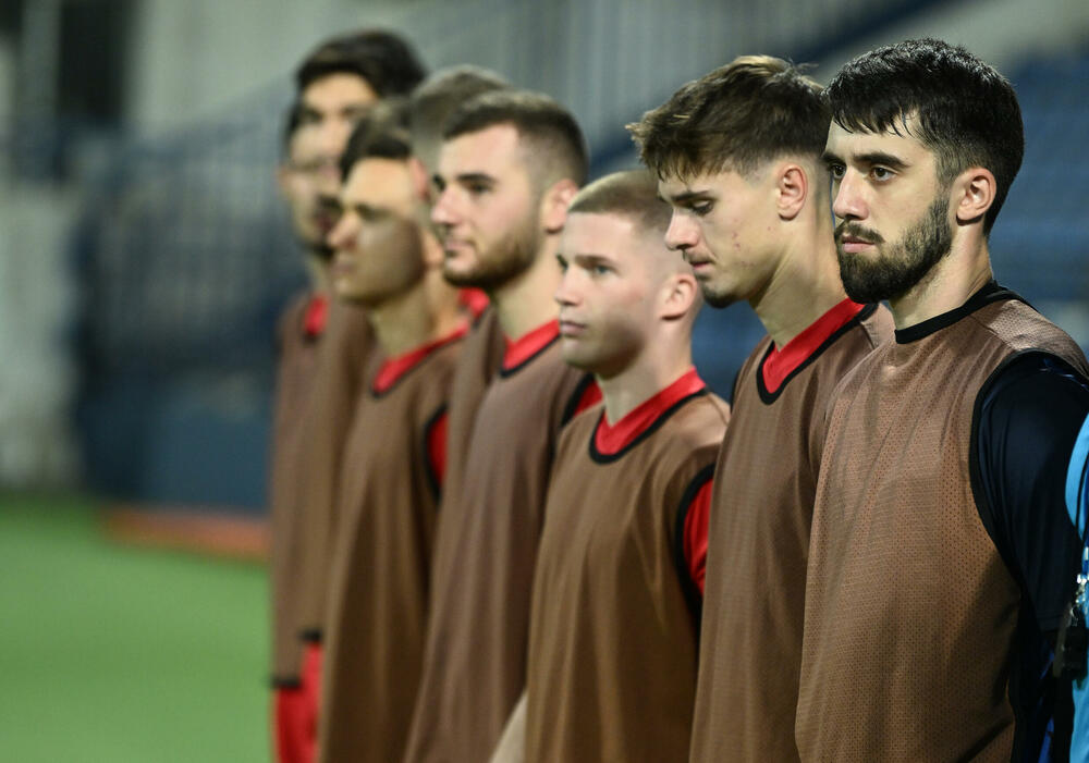<p>Mlada fudbalska reprezentacija Crne Gore savladala Švedsku u kvalifikacijama za Evropsko prvenstvo - 2:0</p>