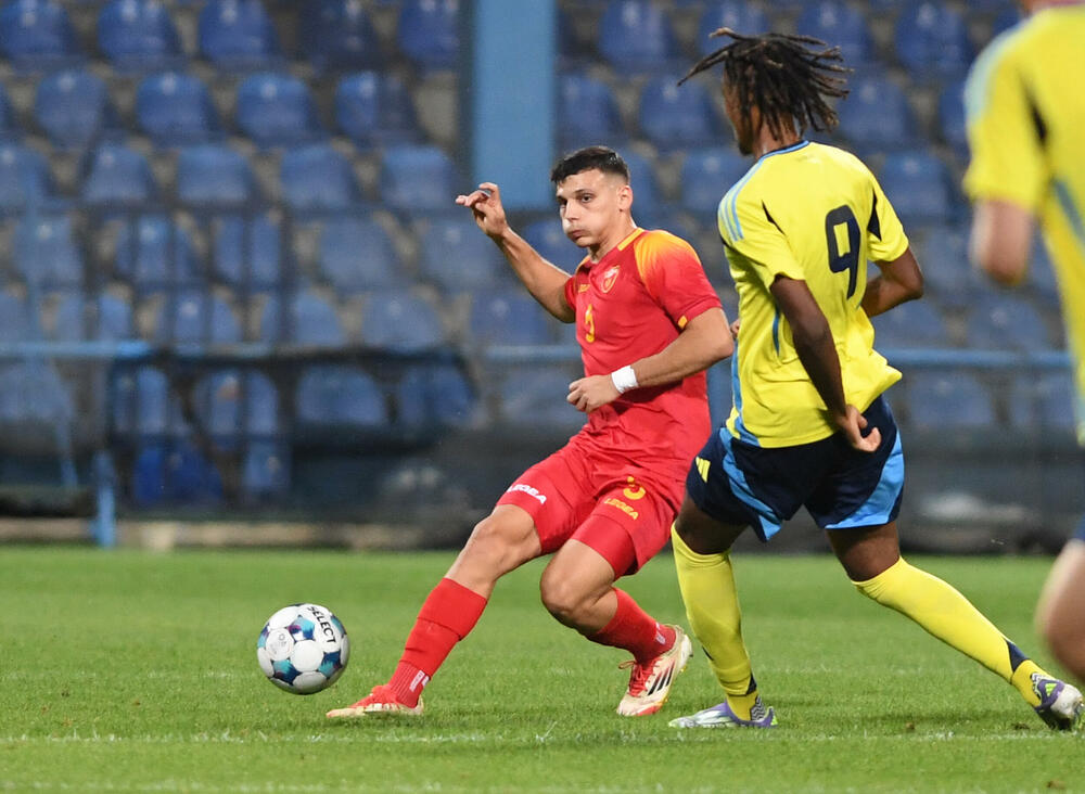 <p>Mlada fudbalska reprezentacija Crne Gore savladala Švedsku u kvalifikacijama za Evropsko prvenstvo - 2:0</p>