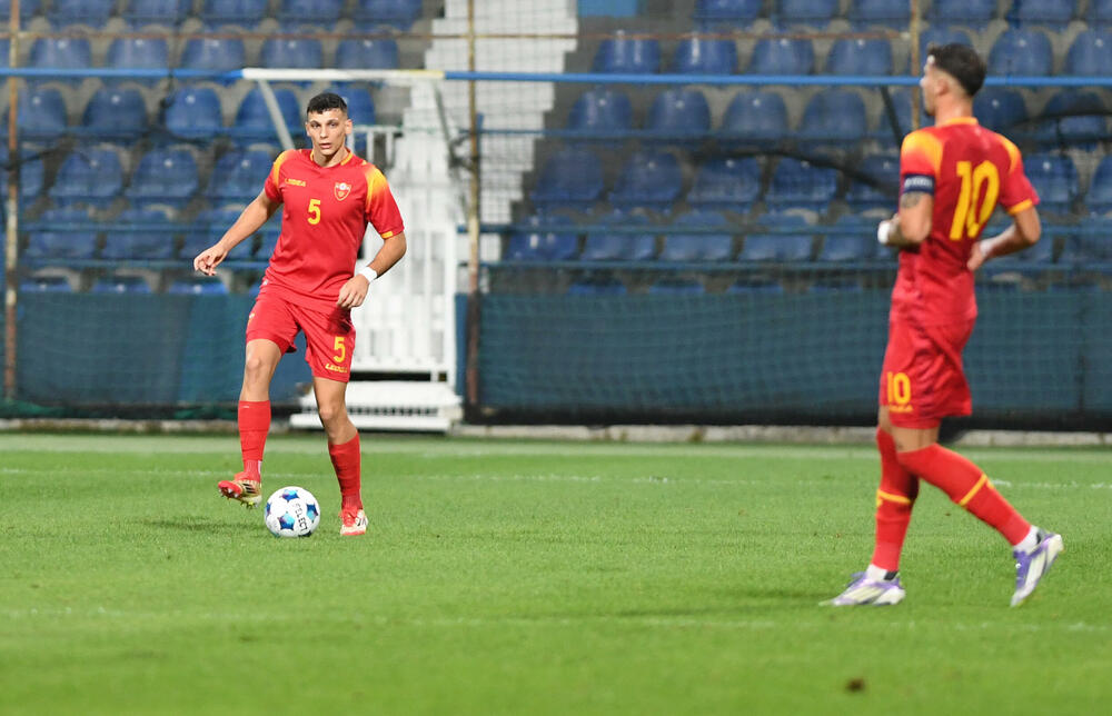 <p>Mlada fudbalska reprezentacija Crne Gore savladala Švedsku u kvalifikacijama za Evropsko prvenstvo - 2:0</p>