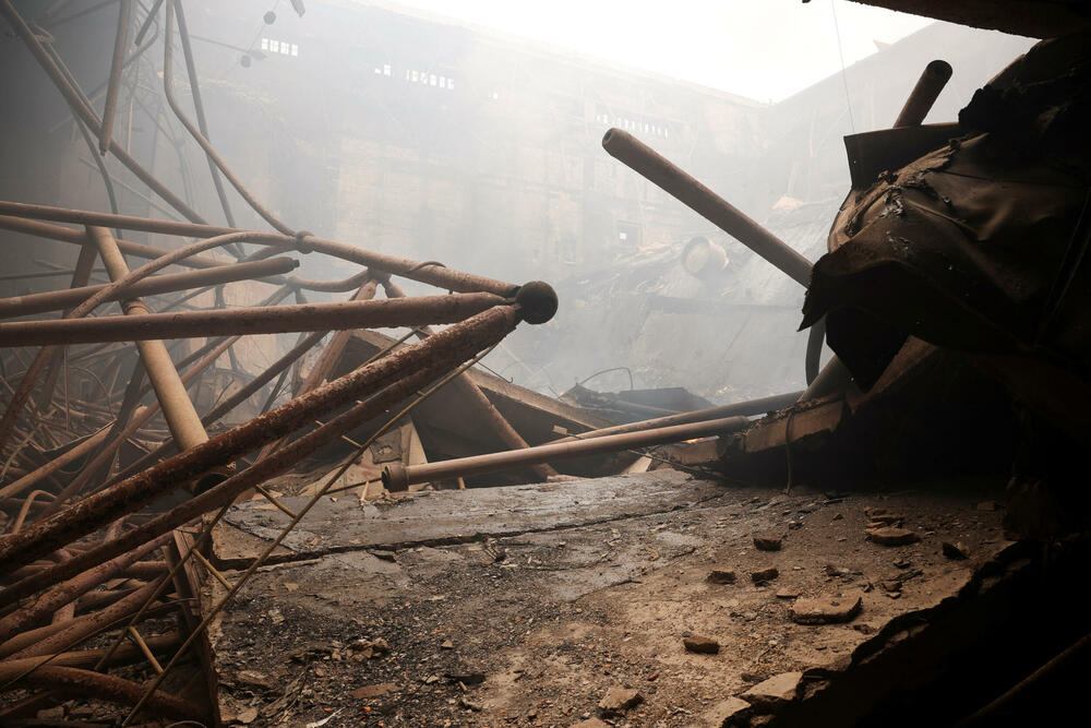 <p>"Danas je mirno, vojska je svuda na ulicama", rekao je za Frans pres vojnik koji patrolira pored blokade</p>