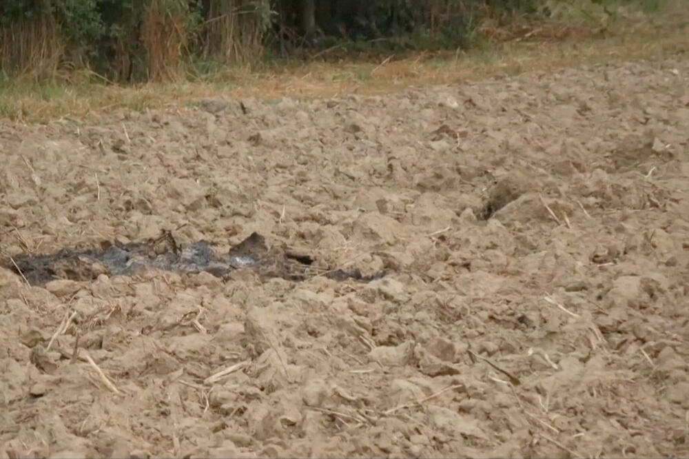 Djelovi oštećenog drona, kojeg je oborila Poljska na lokaciji u blizini Zamošča, u regionu Jaroslavec, Foto: Reuters