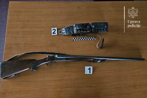 U Beranama pretresom pronađena i oduzeta puška i municija,...