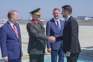 Milatović dočakan u Istanbulu uz vojne počasti