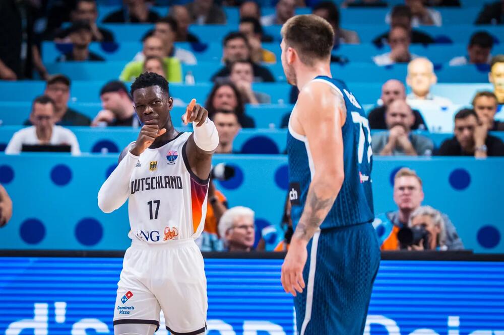 Denis Šreder i Luka Dončić tokom bitke u Rigi, Foto: FIBA