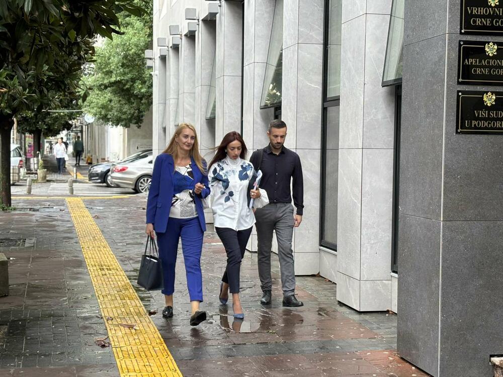 Jelena Perović obtožuje osebo, povezano z GST Novovićem, tihotapljenja cigaret