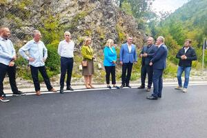 Obnovljen asfalt na dionici puta Slijepač most – Pavino Polje –...